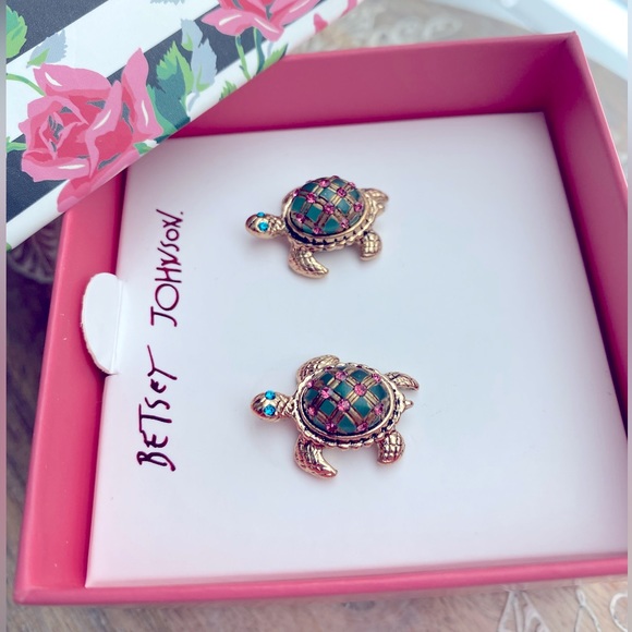 Betsey Johnson Jewelry - Betsey Johnson Turtle Earrings